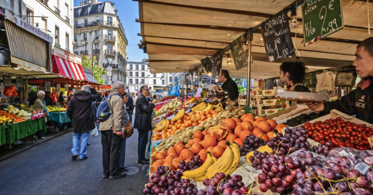 FRANCE - PARIS